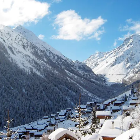 Chalet Les Clarines By Interhome